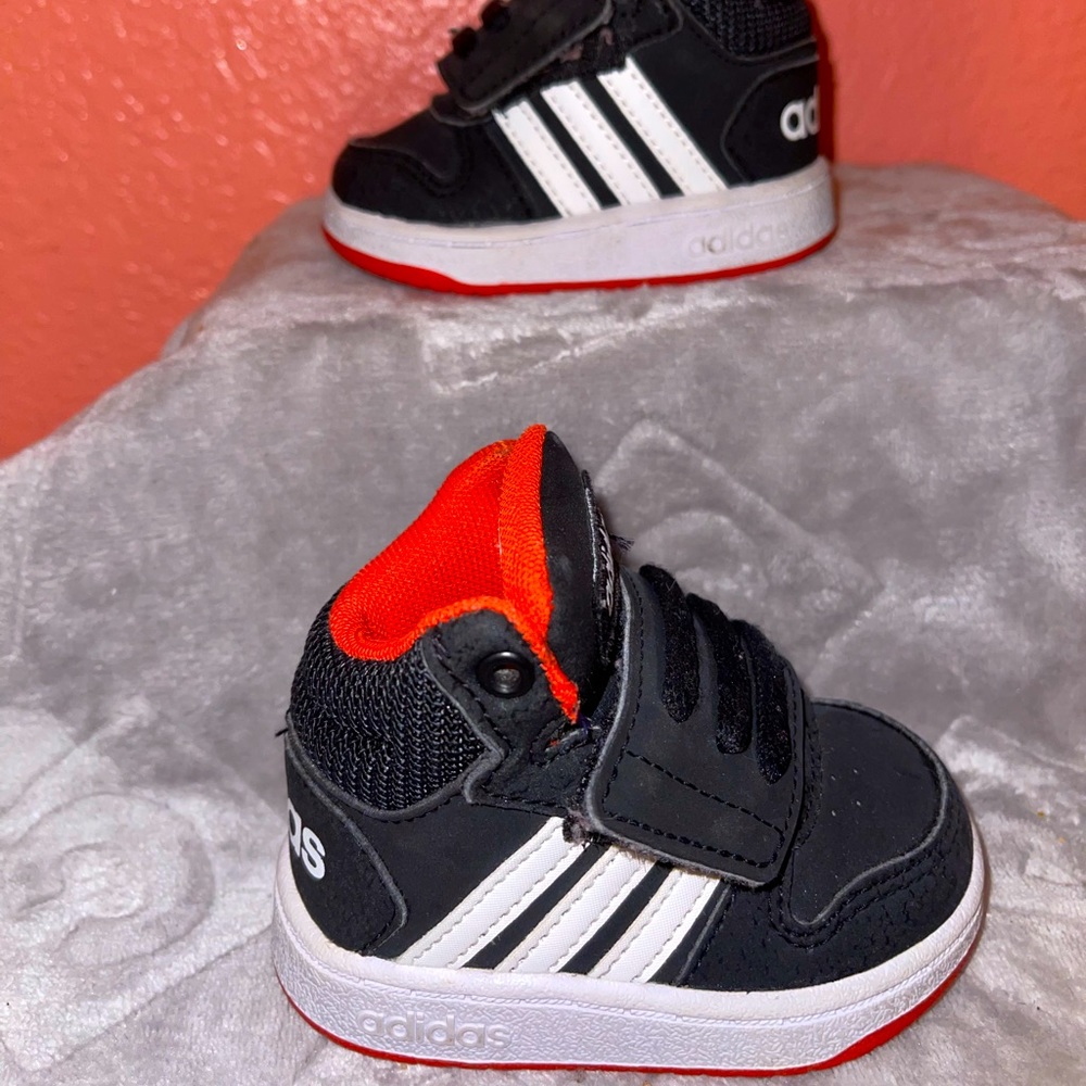 adidas Toddler Boys' Hoops 2.0 Shoes